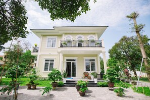Front of property - Van's Serene Garden Homestay (Hue)