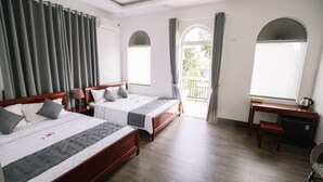 Firemannsrom – deluxe | Sengetøy av topp kvalitet, memory foam-senger, minibar og skrivebord