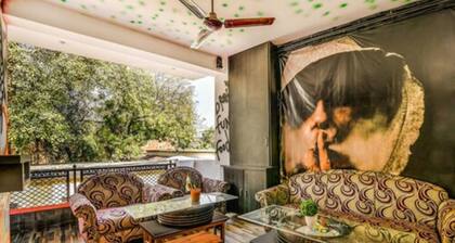 Goroomgo Rajput Charbagh Lucknow