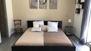 3 chambres, fer et planche Ă repasser, lit parapluie, Wi-Fi