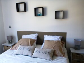 3 bedrooms, iron/ironing board, travel crib, WiFi