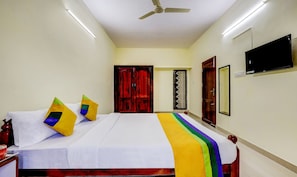 Economy Room | Iron/ironing board, free WiFi, bed sheets - Umaiyyal Home Stay (Nagercoil)
