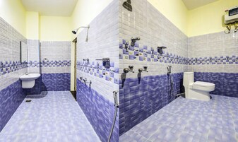 Ducha, artículos de tocador gratuitos, toallas, jabón