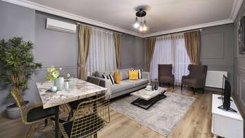 Family Condo, 2 Bedrooms | In-room dining