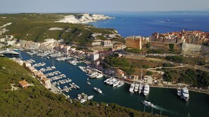 Marina - Water-edge Stay Apt 95 (Linguizzetta)