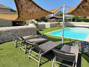 A heated pool - CHARMING GITE in Bordeaux country, luxury services, swimming pool, wooded park  (Cartelègue)