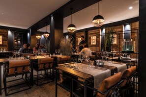 Restaurant - Mammoth Lodge by Alpine Resorts (Courchevel)
