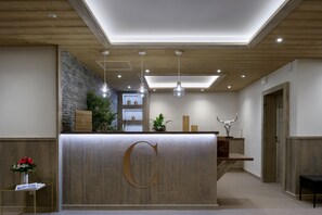 Reception - Mammoth Lodge by Alpine Resorts (Courchevel)