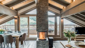 Apartment | Wohnbereich | Flachbildfernseher