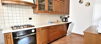 Orange Apartment In Marciaga di Costermano