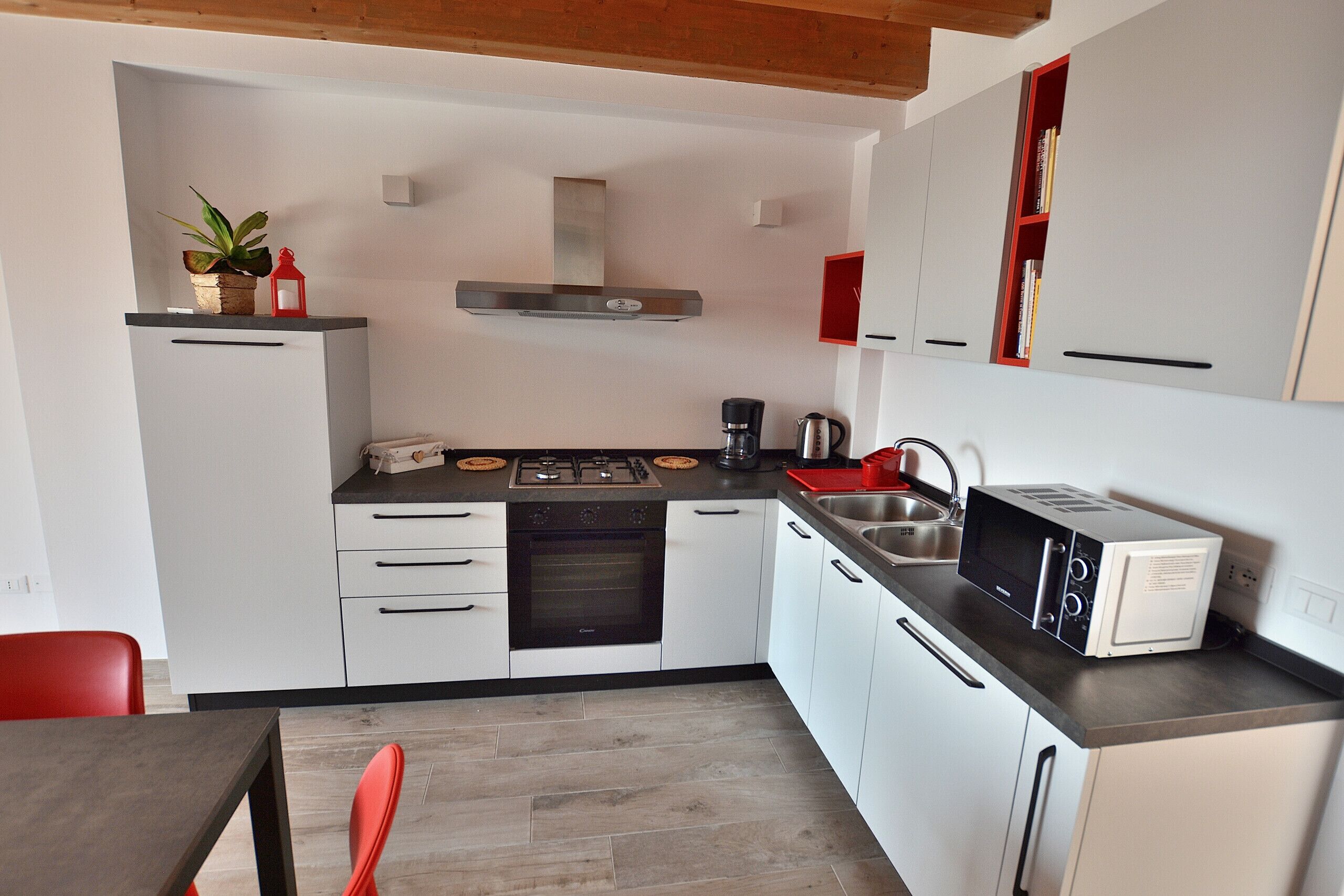 Fridge, microwave, oven, coffee/tea maker