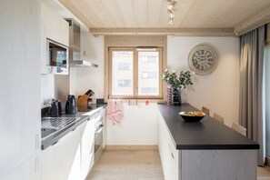 Apartemen | Dapur pribadi | Mesin pencuci piring dan ketel listrik