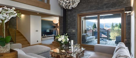 Apartment | Living area | Flat-screen TV