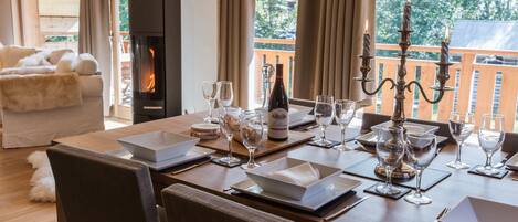 Apartment | Living area | TV