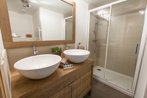 Apartment | Bathroom | Hair dryer