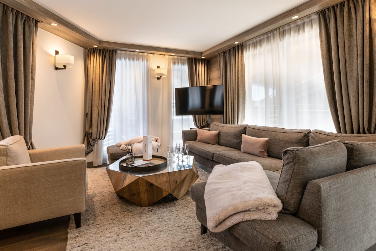 Apartamento | Zona de estar | Televisión de pantalla plana de 24 pulgadas con canales digitales