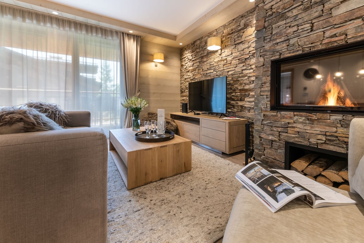 Apartment | Living area | 24-inch flat-screen TV with digital channels, TV