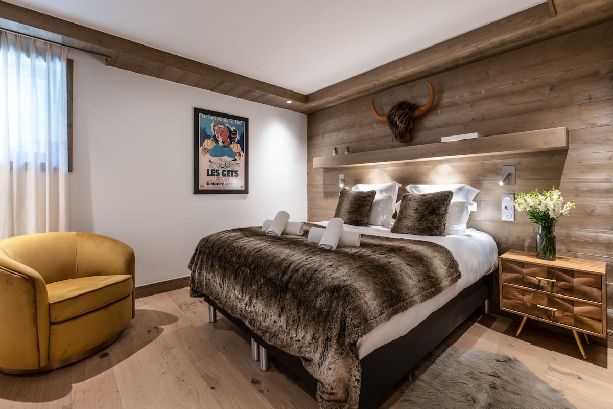 Apartment | 3 bedrooms, in-room safe, individually decorated, cribs/infant beds