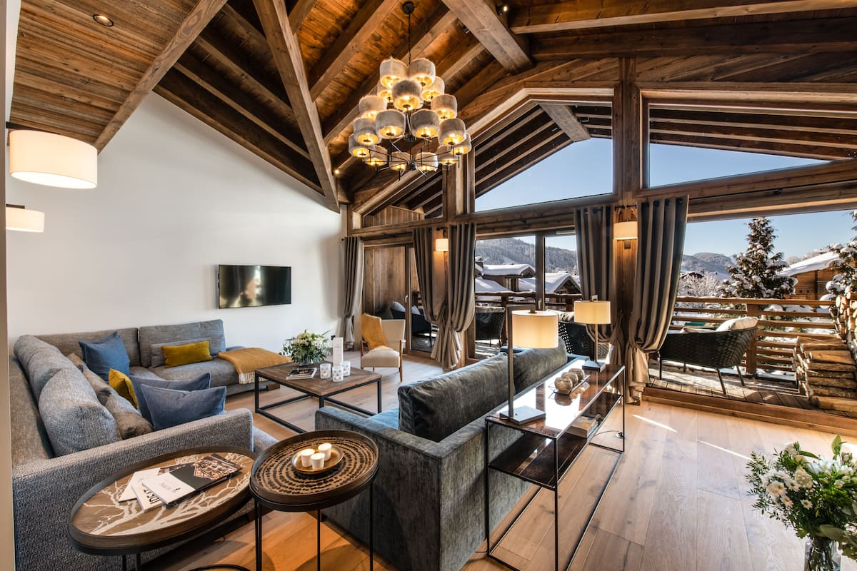 Apartment | Living area | 24-inch flat-screen TV with digital channels, TV