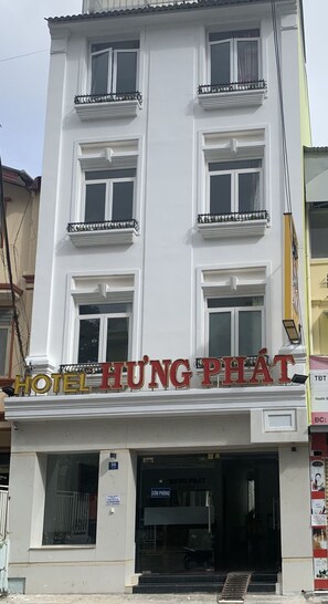 Front of property - Hưng Phát Hotel (Da Lat)