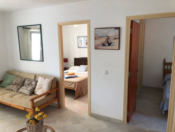 2 bedrooms, bed sheets