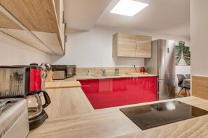 Fridge, microwave, oven, dishwasher