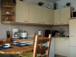 Kühlschrank, Herdplatte, Geschirrspüler