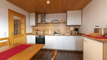 Kühlschrank, Ofen, Herdplatte, Geschirrspüler