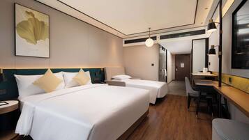 In-room safe, soundproofing, free WiFi, bed sheets