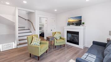 TV, fireplace, offices