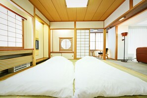 Executive Apartment | Individually decorated, individually furnished, laptop workspace - Pleasure Maruyama (Sapporo)