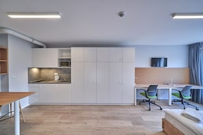 Superior Room | Desk, laptop workspace, free WiFi, bed sheets - Apartamenty Collegia (Gdansk)