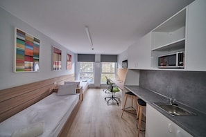 Economy Twin Room | Desk, laptop workspace, free WiFi, bed sheets - Apartamenty Collegia (Gdansk)
