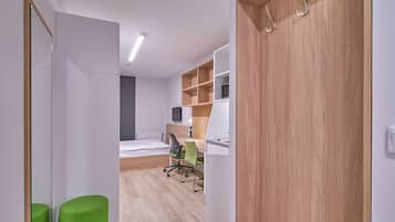 Standard Double Room | Desk, laptop workspace, free WiFi, bed sheets
