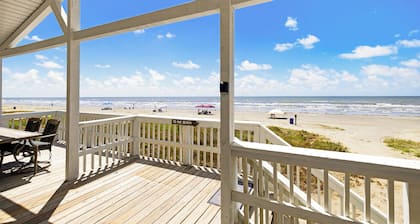 Steps to the Beach-Endless Views, pet friendly