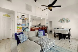 Smart TV, books - Steps to the Beach-Endless Views, pet friendly (Galveston)