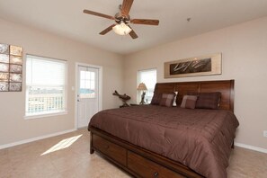 3 bedrooms, iron/ironing board, internet, bed sheets