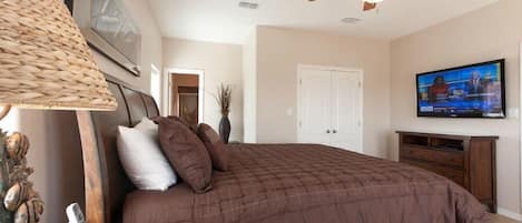 3 habitaciones, tabla de planchar con plancha y acceso a internet