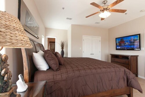 Star Beachside - Marlin Cottages 7 - Beautiful Condo, Family Friendly, Swimming & Kiddie Pool, Spa, Short Walk to the Beach