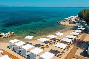 Privat strand i närheten och gratis transport till/från stranden