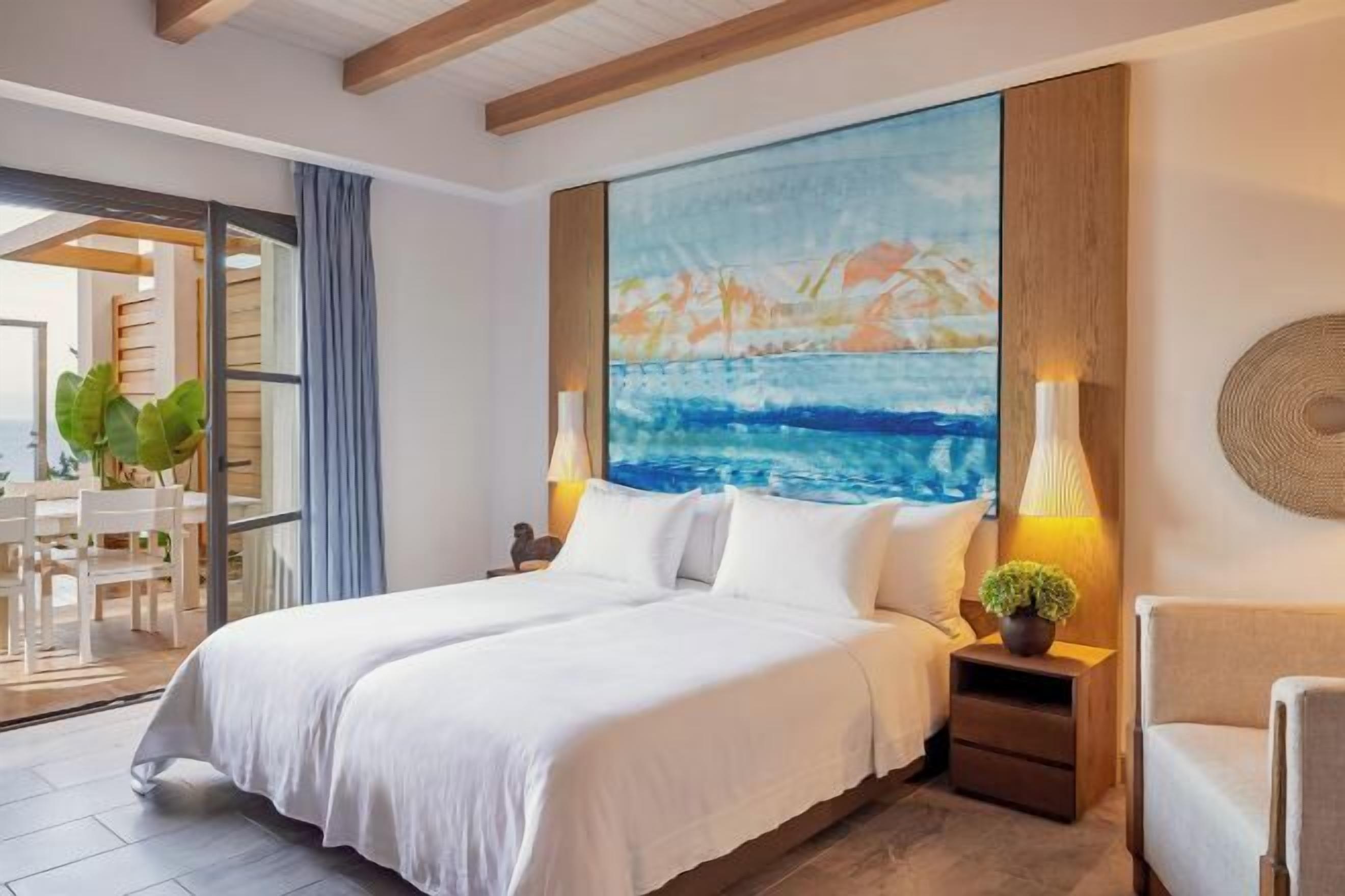 Allergikerbettwaren, Minibar, Zimmersafe, Schreibtisch