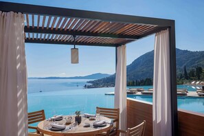 4 restaurants; lunch and dinner served - Angsana Corfu Resort & Spa (Corfu)