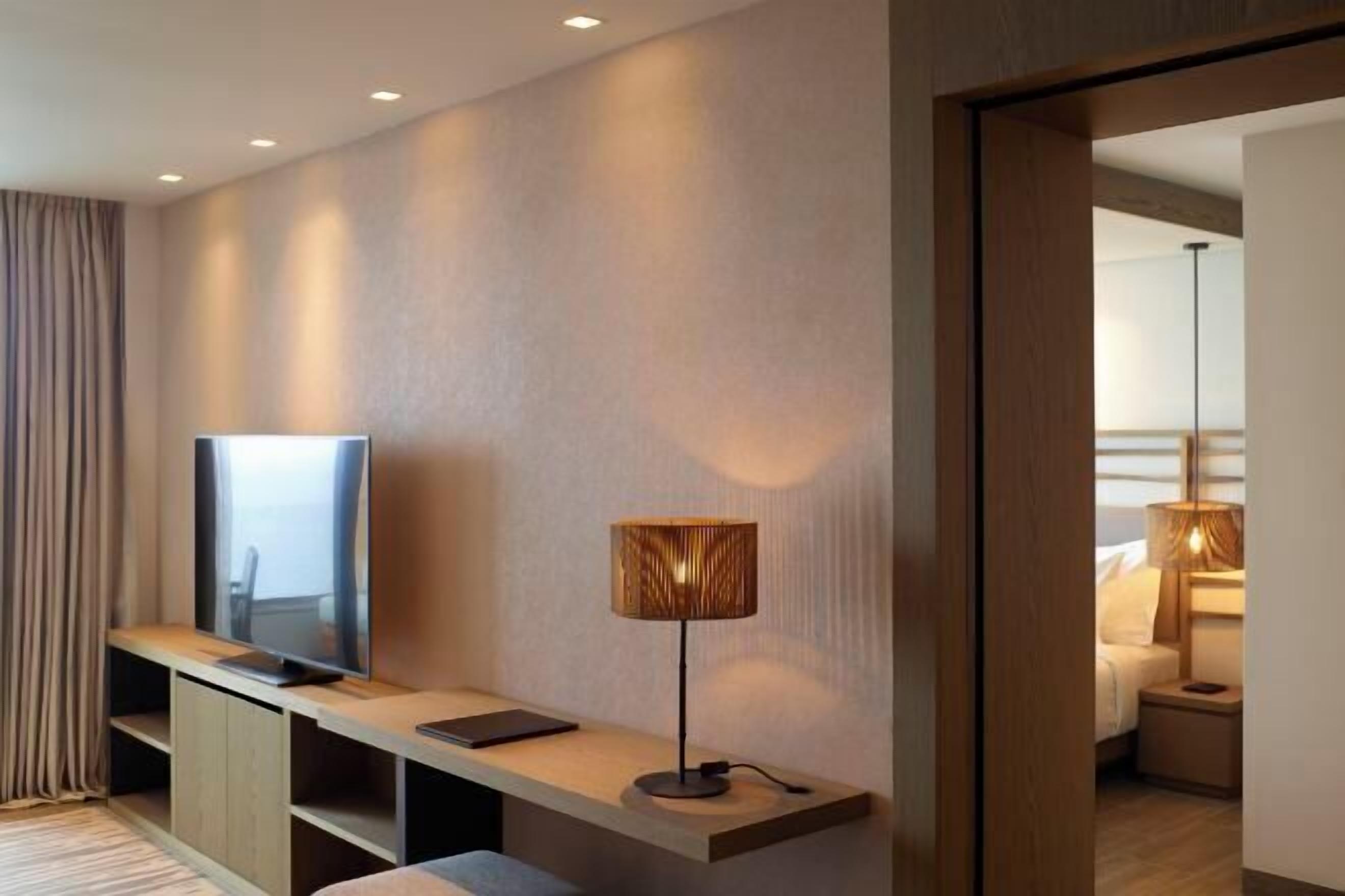 Allergikerbettwaren, Minibar, Zimmersafe, Schreibtisch