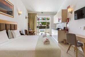 Standard Studio | In-room safe, desk, blackout drapes, soundproofing - Hotel Rural Brícia du Mar (Lagoa)