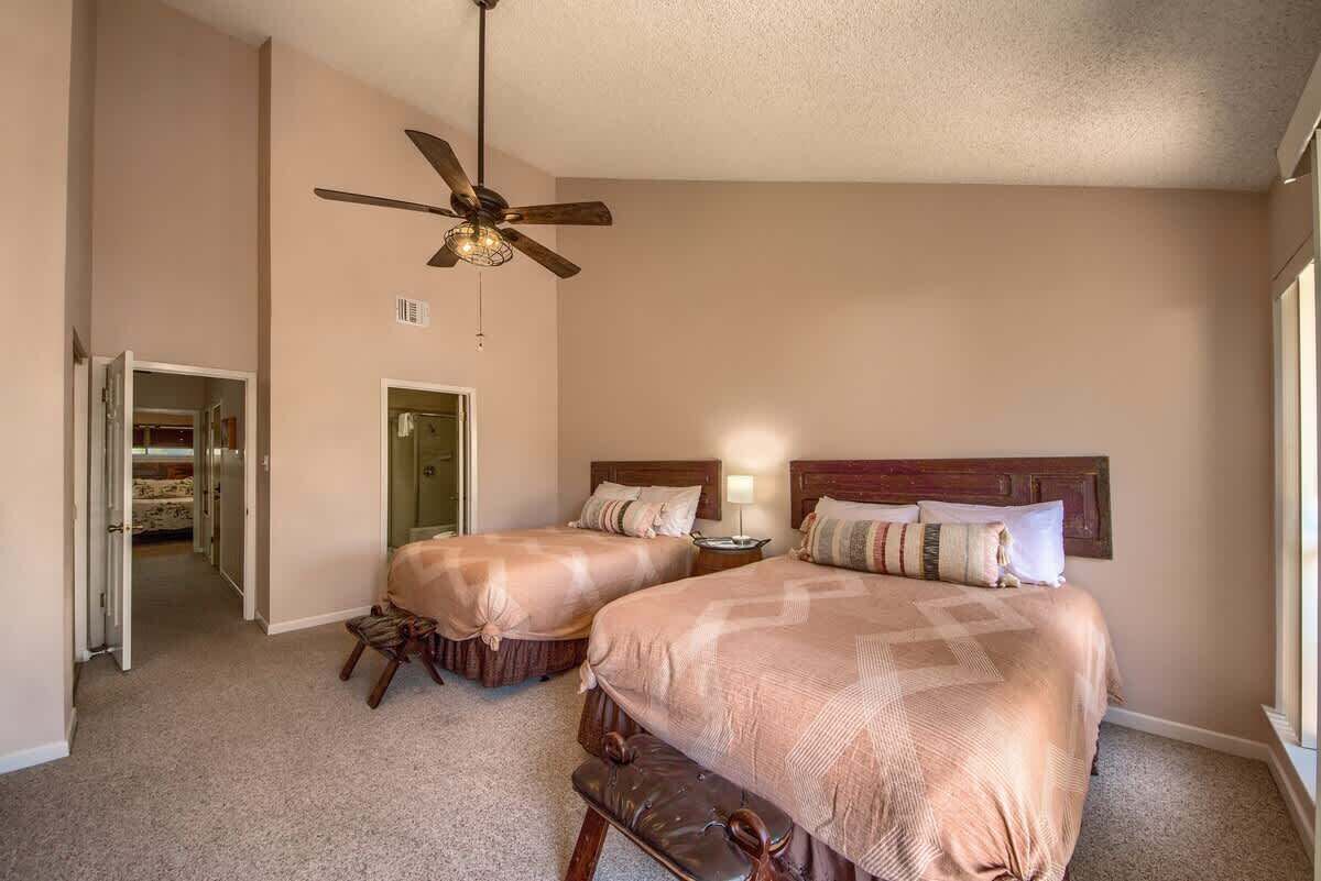 2 habitaciones, tabla de planchar con plancha y wifi gratis 
