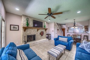TV, fireplace