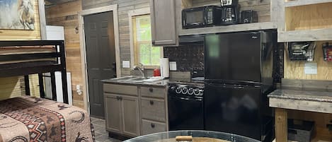 Refrigerador, microondas, horno, placa de cocina