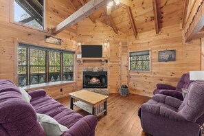 Smart-tv, een dvd-speler, een tafeltennistafel en boeken