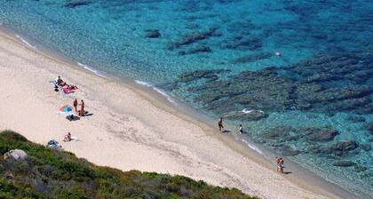 Waterfront stay Apt 96