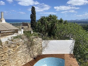 Piscine extérieure (ouverte en saison)